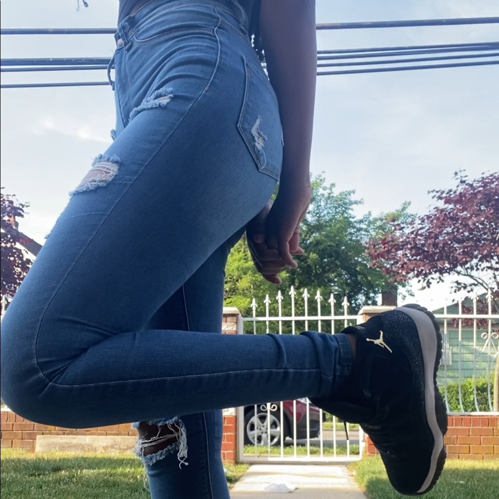 Fashion nova distressed skinny jeans